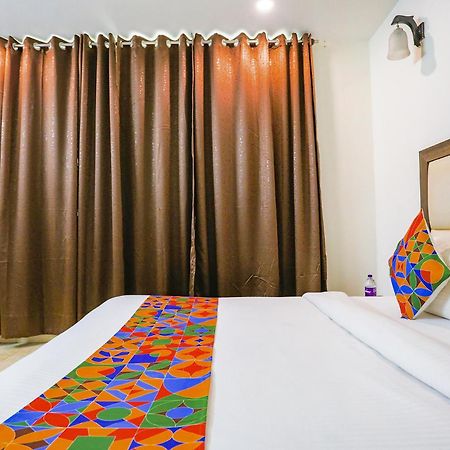 Hotel Capital O 43002 Grand Bella Nuova Delhi Esterno foto