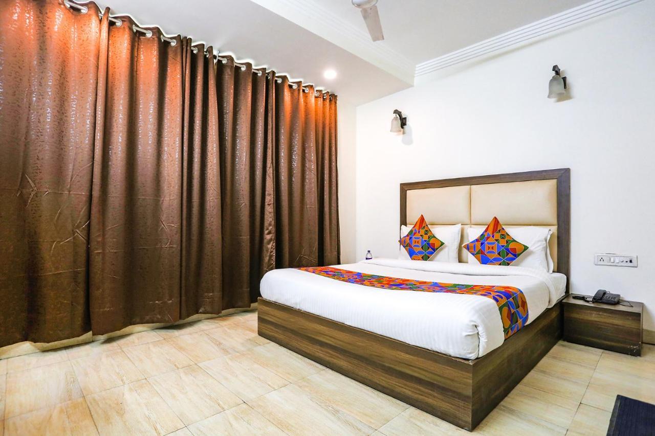 Hotel Capital O 43002 Grand Bella Nuova Delhi Esterno foto