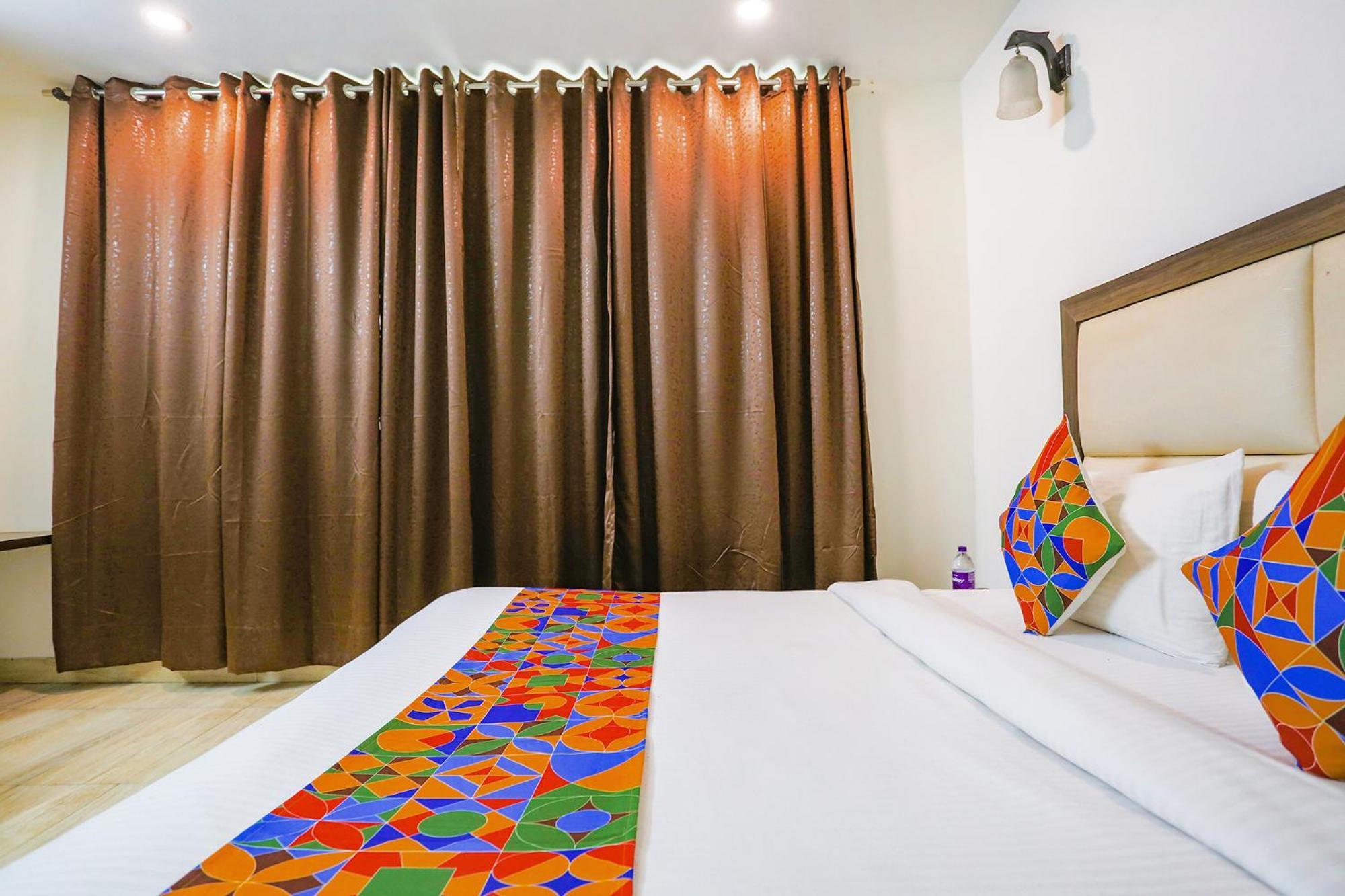 Hotel Capital O 43002 Grand Bella Nuova Delhi Esterno foto